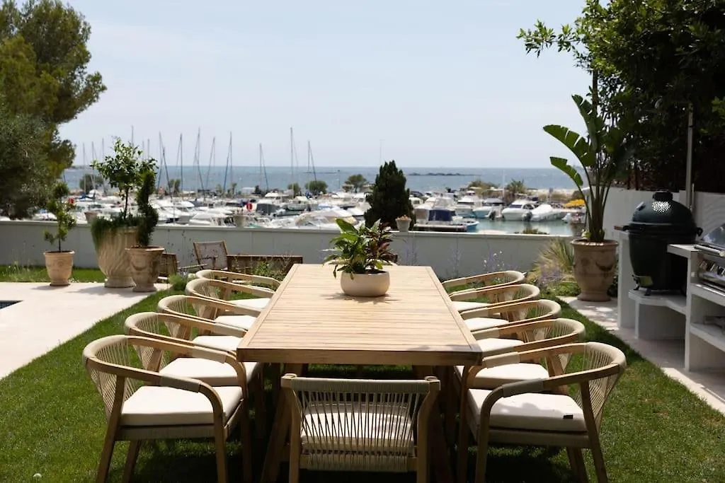 Beach Front Villa Cap D'Antibes Francie